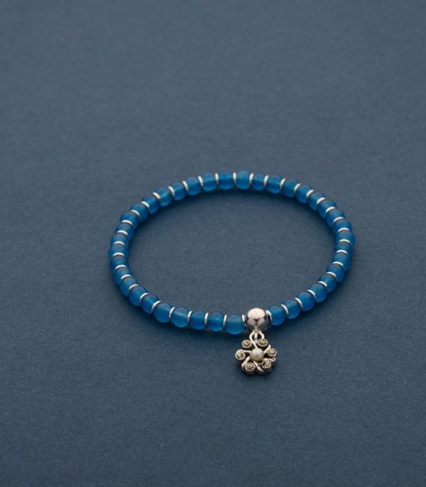 Floral Charm Blue Beads Bracelet (Silver) Online now