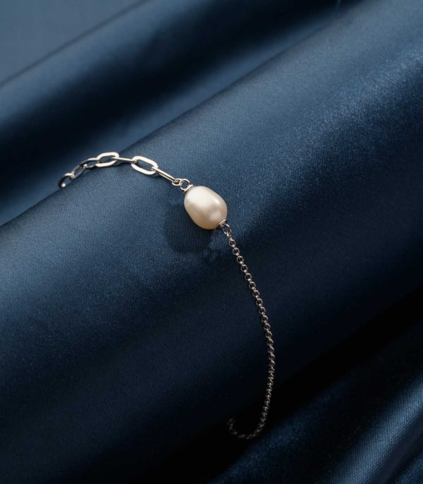 Beautiful Bond Of Pearl Bracelet (Silver) Online Sale