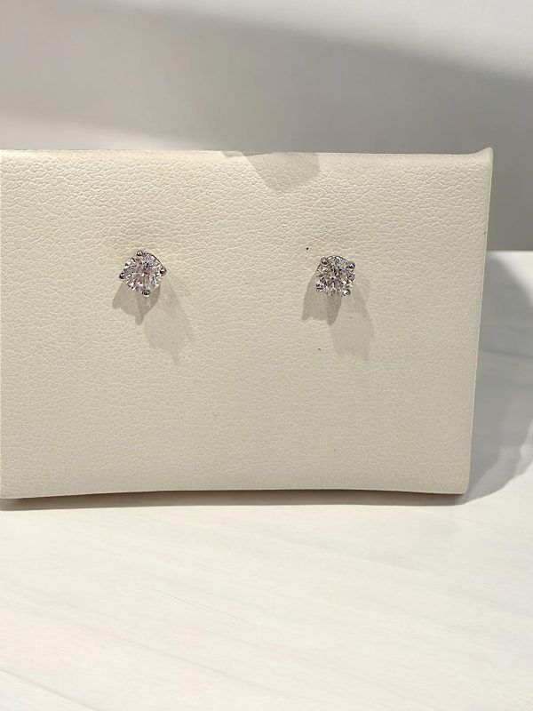 .61 ctw diamond studs Sale